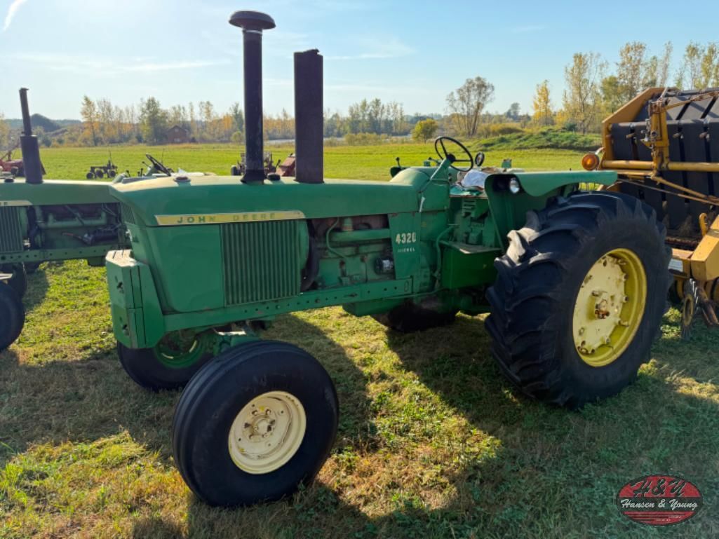 John Deere 4320 Equipment Image0