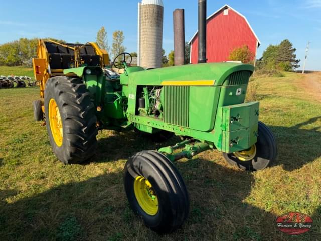 Image of John Deere 4320 equipment image 2