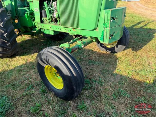 Image of John Deere 4320 equipment image 4