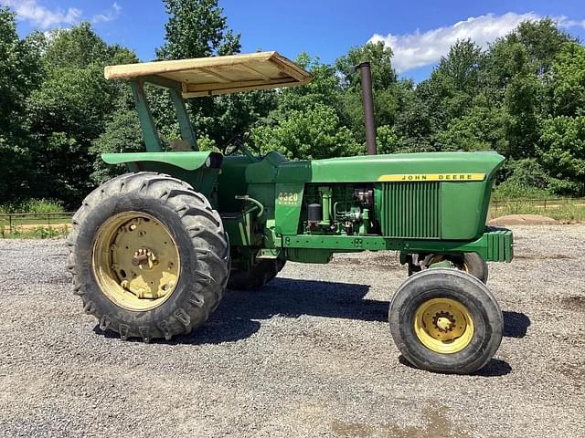 Image of John Deere 4320 equipment image 2
