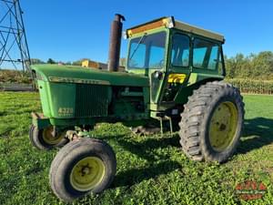 John Deere 4320 Image