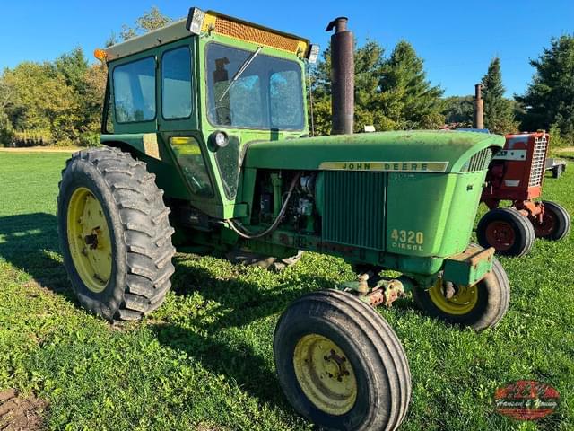 Image of John Deere 4320 equipment image 3