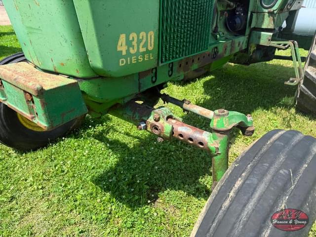 Image of John Deere 4320 equipment image 1