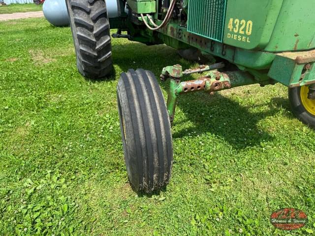 Image of John Deere 4320 equipment image 3