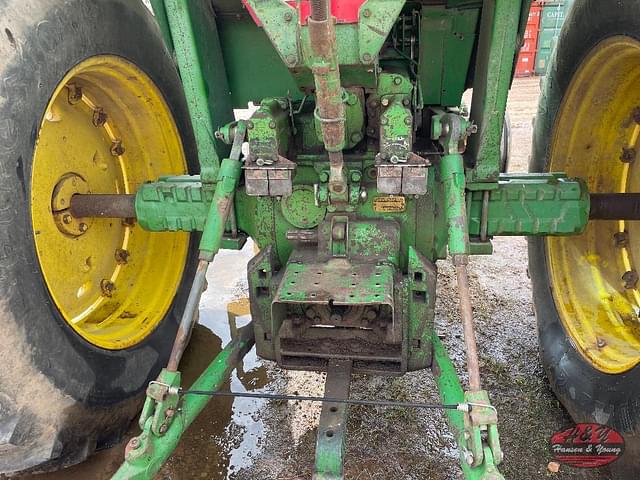 Image of John Deere 4320 equipment image 3