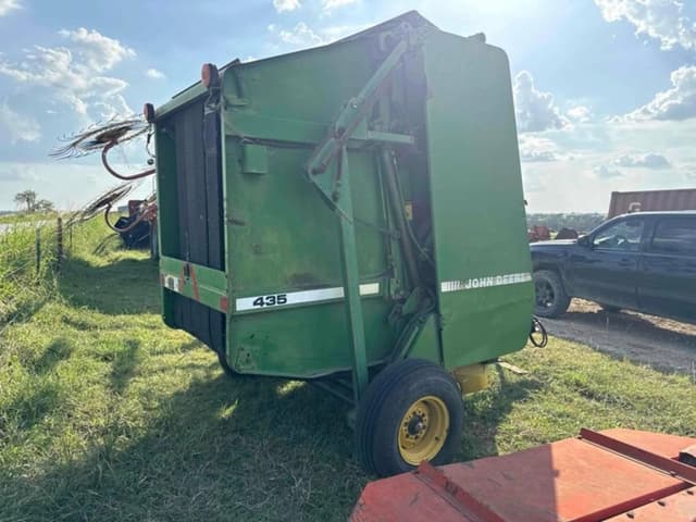 Image of John Deere 435 equipment image 1