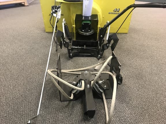 Image of John Deere 44" Snowblower equipment image 4