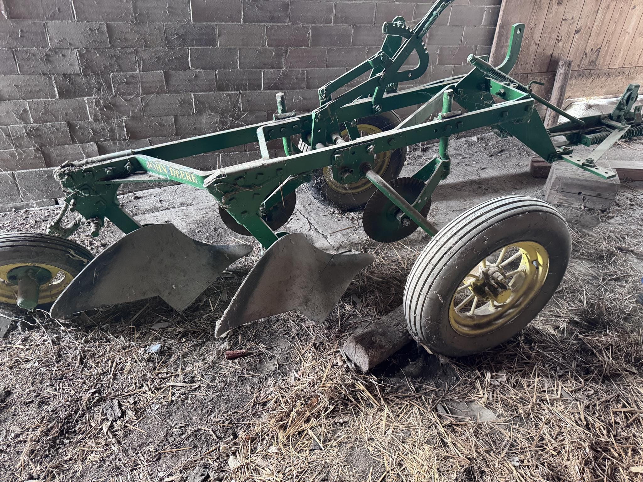Main image John Deere 44