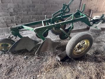 Main image John Deere 44