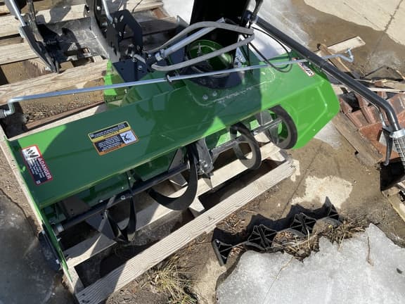 Image of John Deere 44" Snowblower Image 1