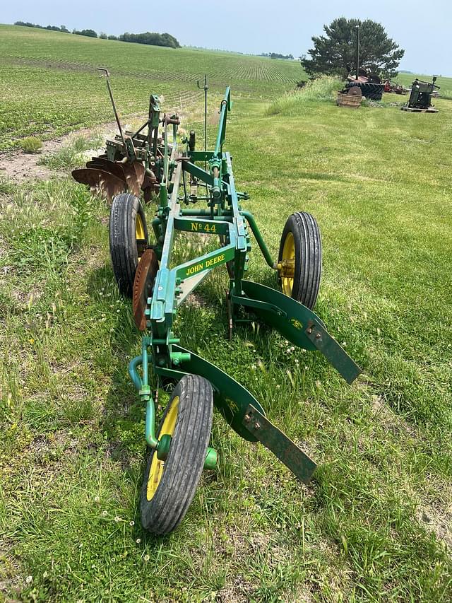 Image of John Deere 44 equipment image 2