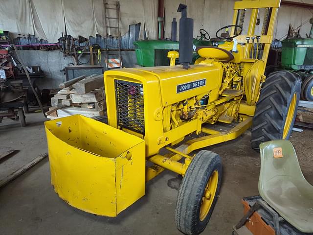 Image of John Deere 440 equipment image 1