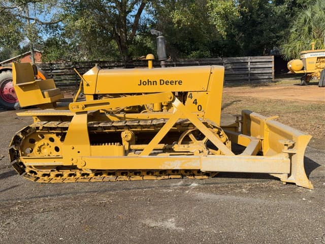 Image of John Deere 440 equipment image 1