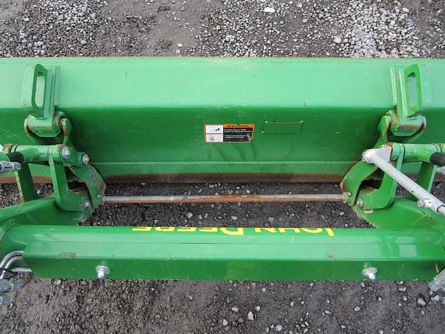 Image of John Deere 440R equipment image 4