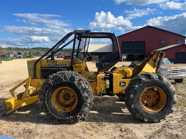 Image of John Deere 440A equipment image 1