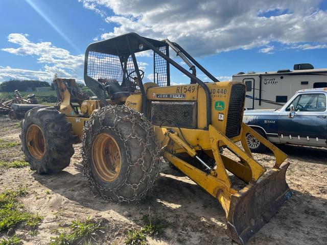 Image of John Deere 440A equipment image 4