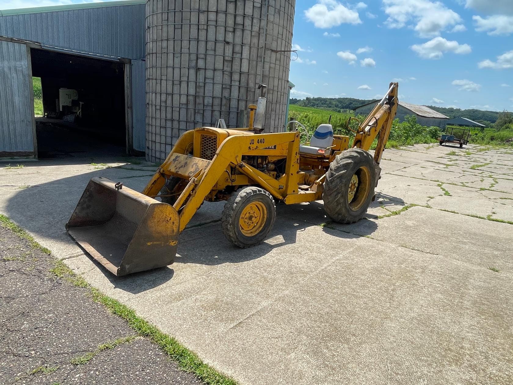 John Deere 440 Equipment Image0