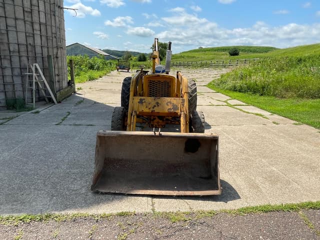 Image of John Deere 440 equipment image 1
