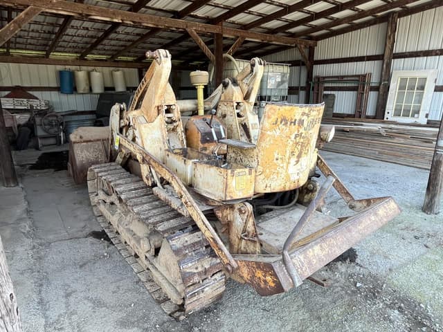 Image of John Deere 440 equipment image 1