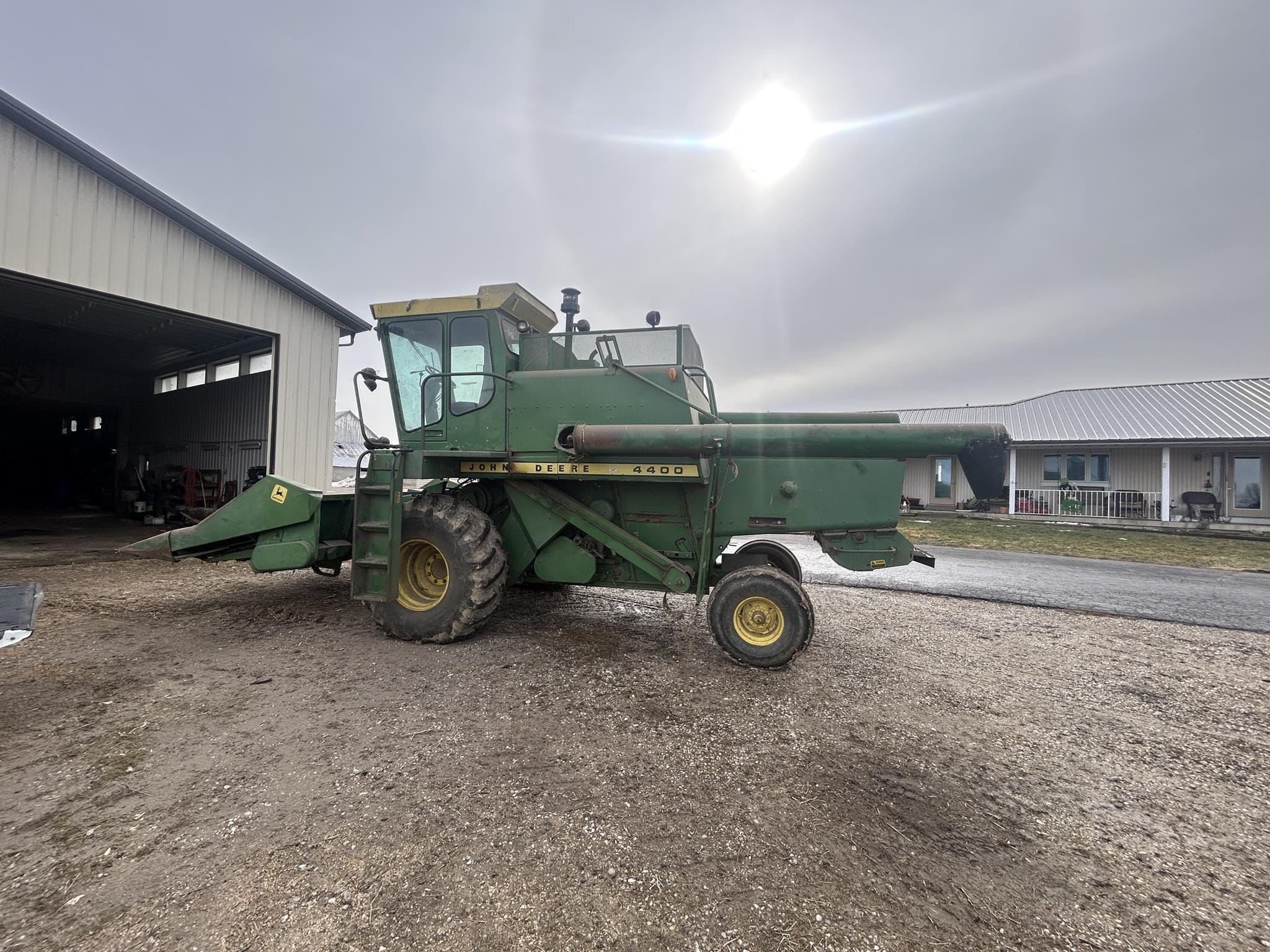 John Deere 4400 Equipment Image0