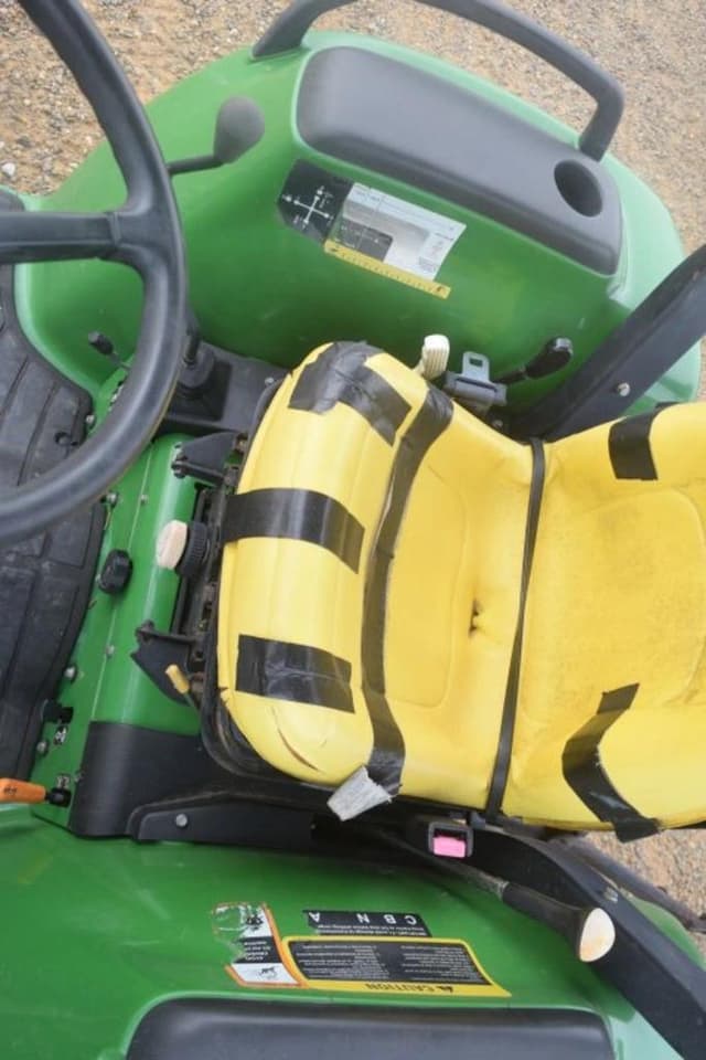 Image of John Deere 4400 equipment image 4