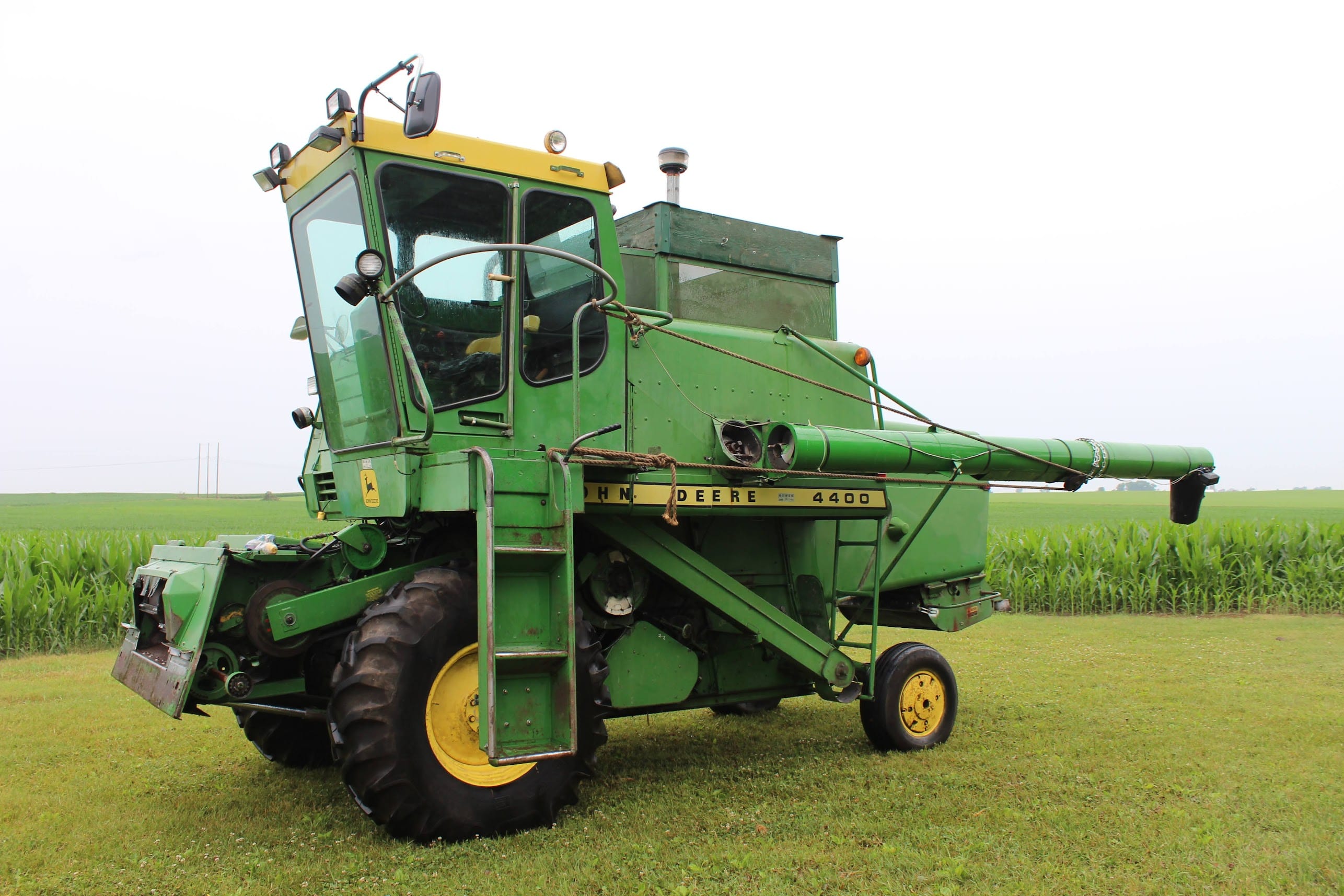 Main image John Deere 4400