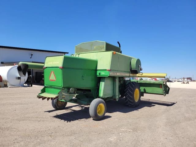Image of John Deere 4400 equipment image 4