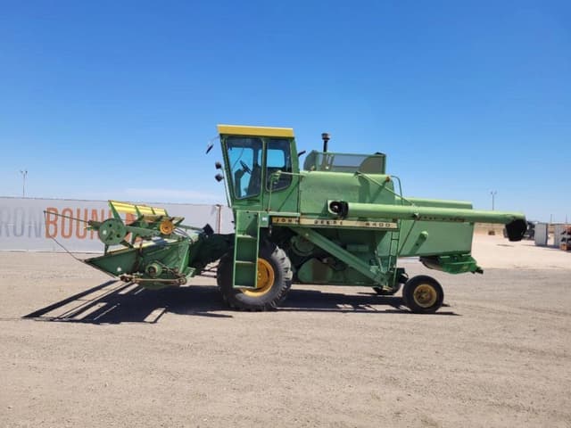 Image of John Deere 4400 equipment image 1