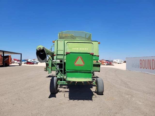 Image of John Deere 4400 equipment image 3
