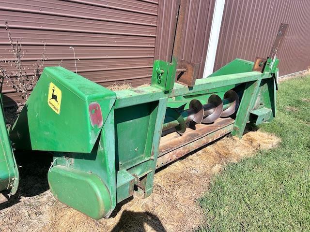 Image of John Deere 4400 equipment image 4