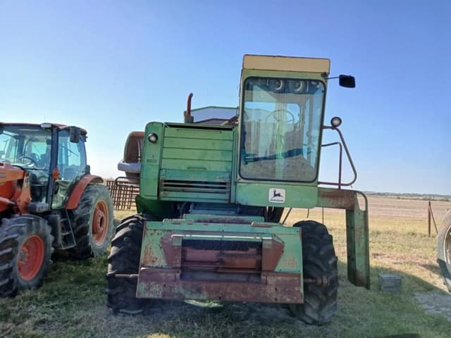 Image of John Deere 4400 equipment image 1