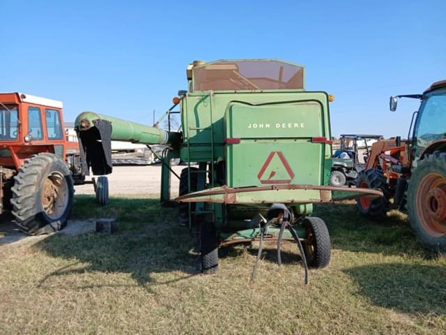 Image of John Deere 4400 equipment image 4