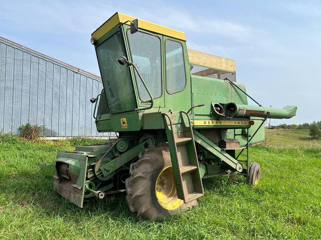 Image of John Deere 4400 Primary image