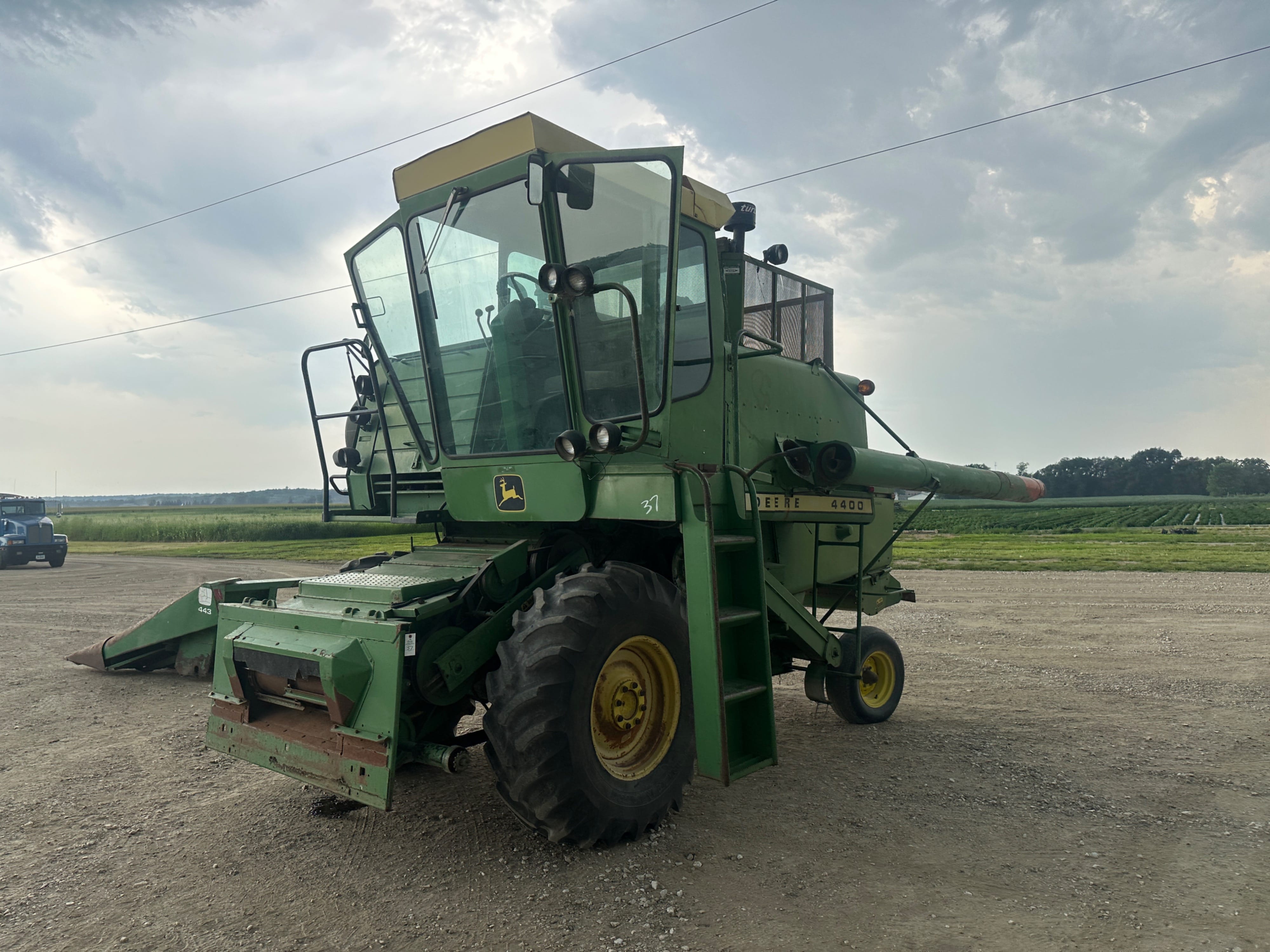 Main image John Deere 4400