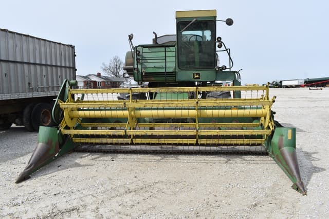 Image of John Deere 4400 equipment image 1