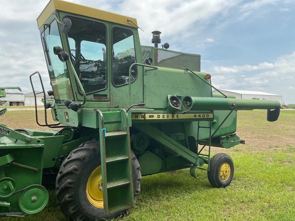 Image of John Deere 4400 Primary image