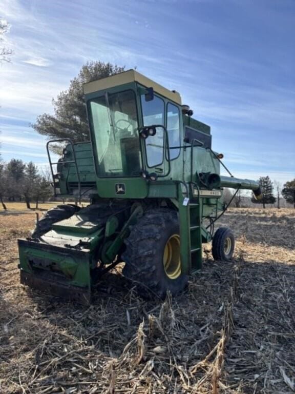 John Deere 4400 Equipment Image0