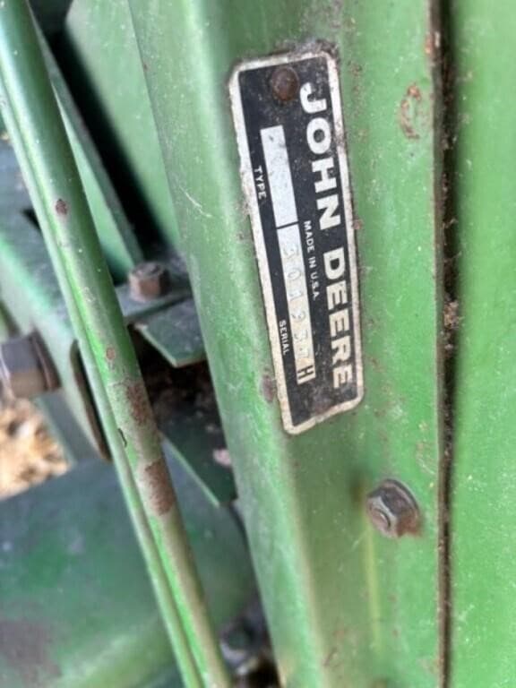 Image of John Deere 4400 equipment image 3