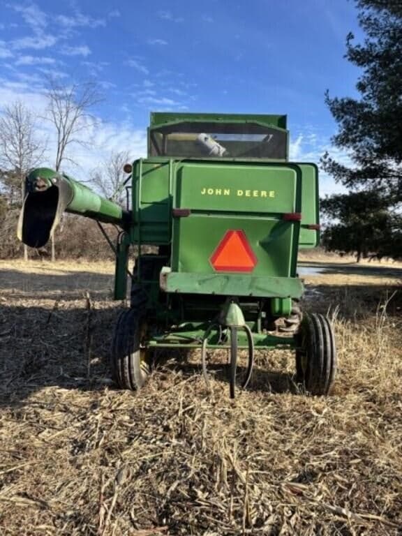 Image of John Deere 4400 equipment image 1