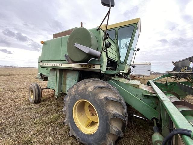 Image of John Deere 4400 equipment image 3