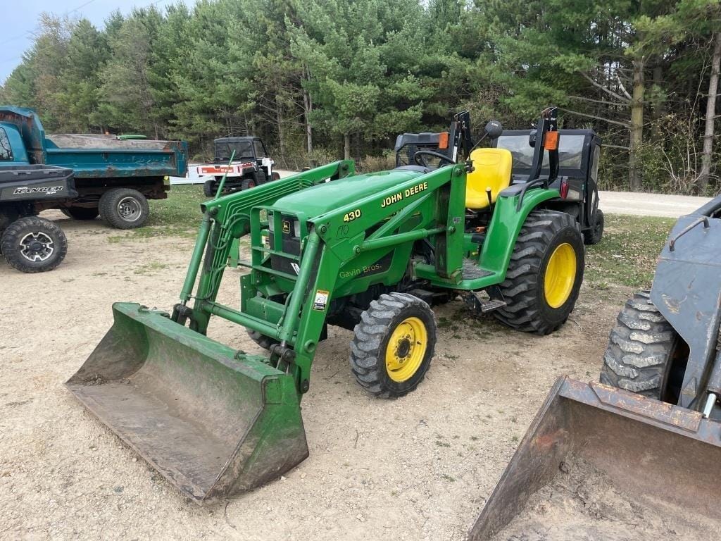 John Deere 4400 Equipment Image0