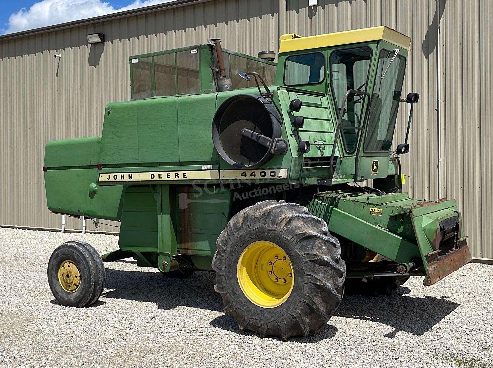 Main image John Deere 4400