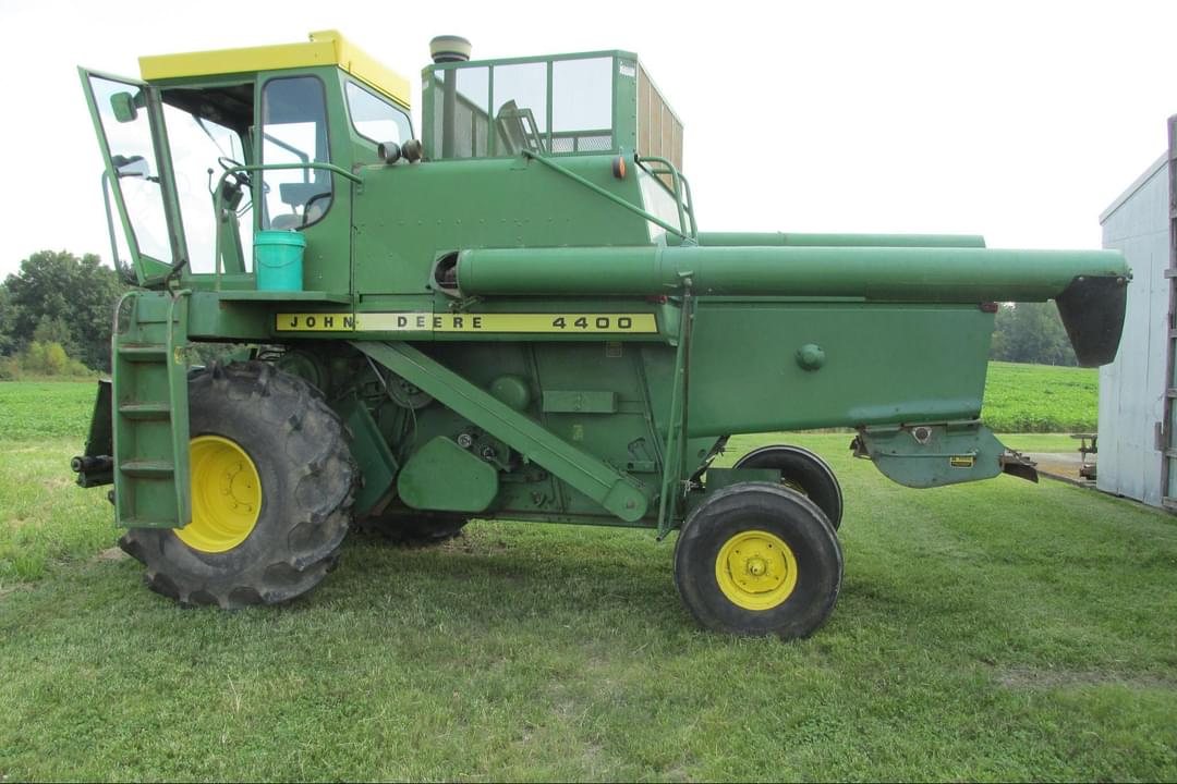 Image of John Deere 4400 Primary image