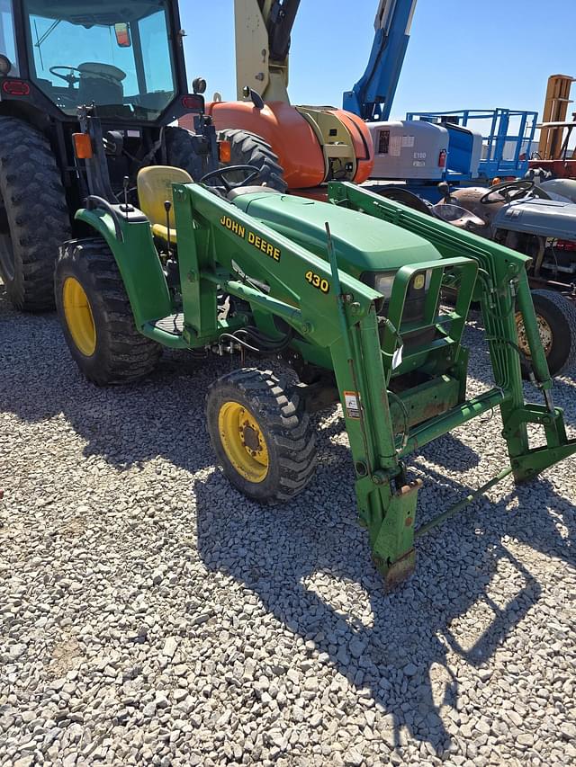 Image of John Deere 4400 equipment image 2