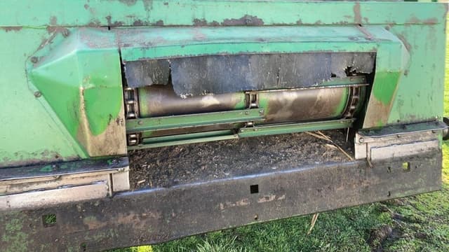 Image of John Deere 4400 equipment image 3