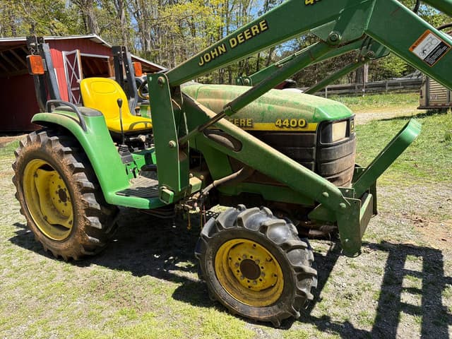 Image of John Deere 4400 equipment image 3
