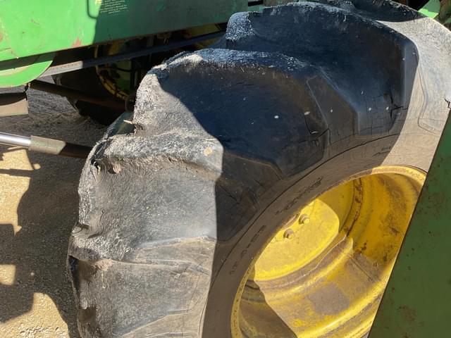 Image of John Deere 4400 equipment image 2