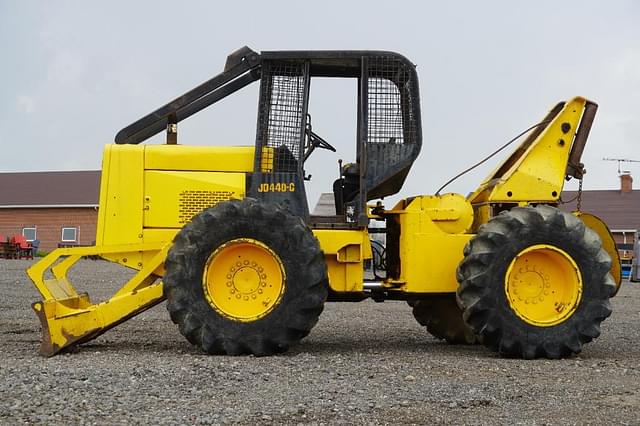 Image of John Deere 440C equipment image 1