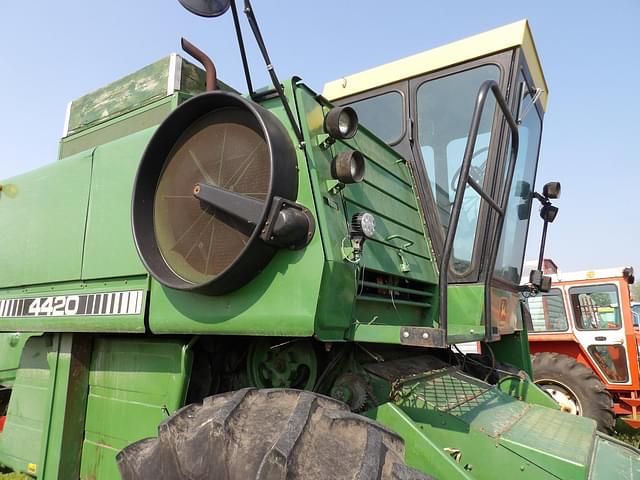 Image of John Deere 4420 equipment image 3