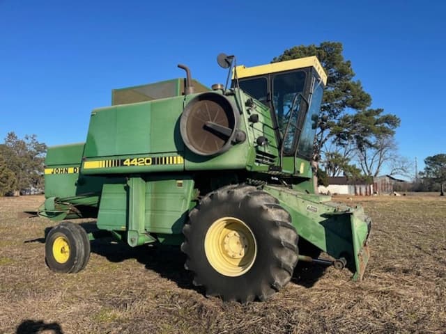 Image of John Deere 4420 equipment image 2